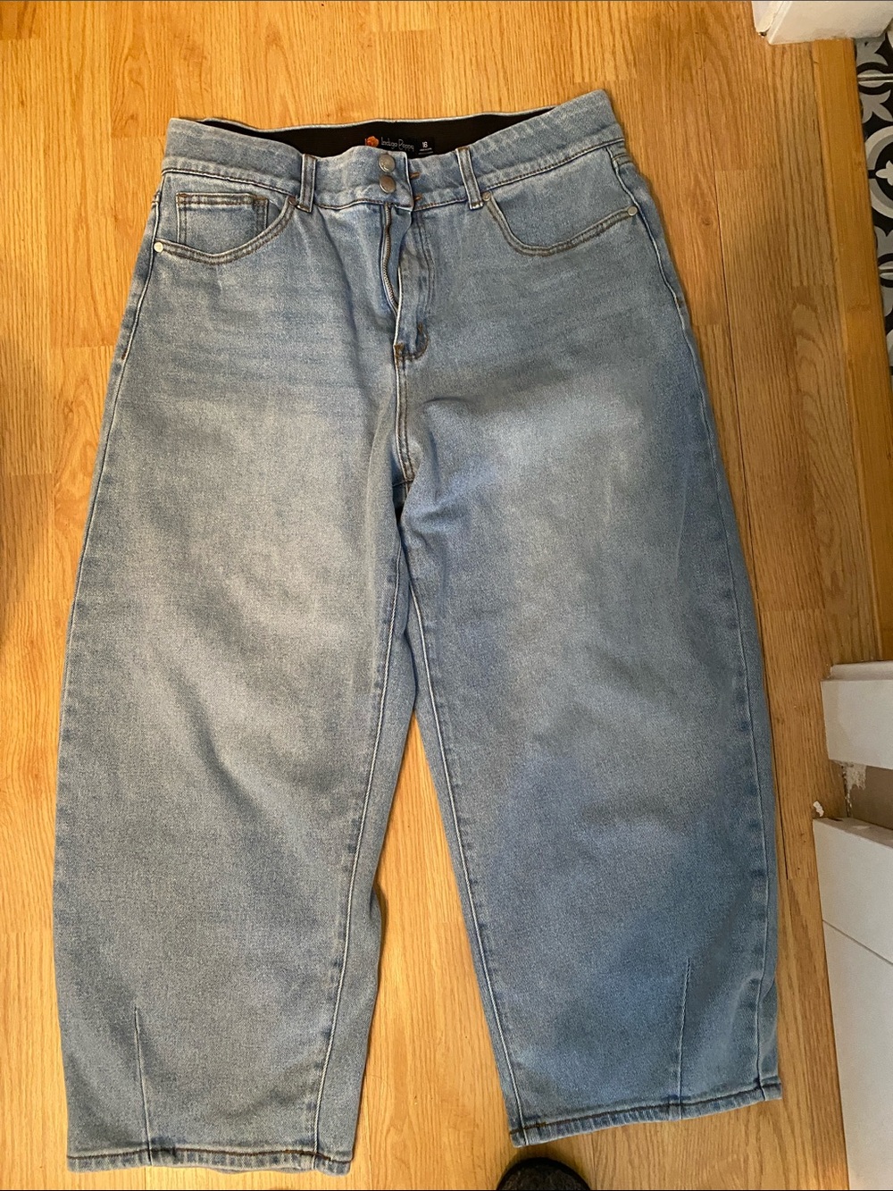Preowned women’s medium dark Wash High-Rise barrel Leg Jeans 16 Great